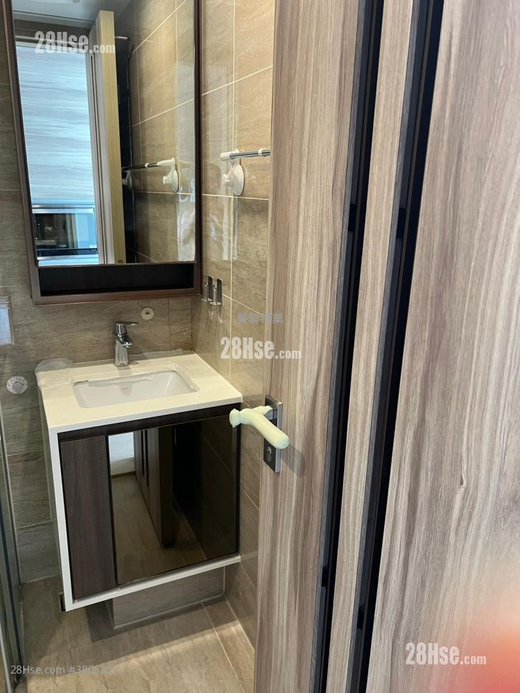 The.met.blossom Sell Studio , 1 Bathroom 221 ft²