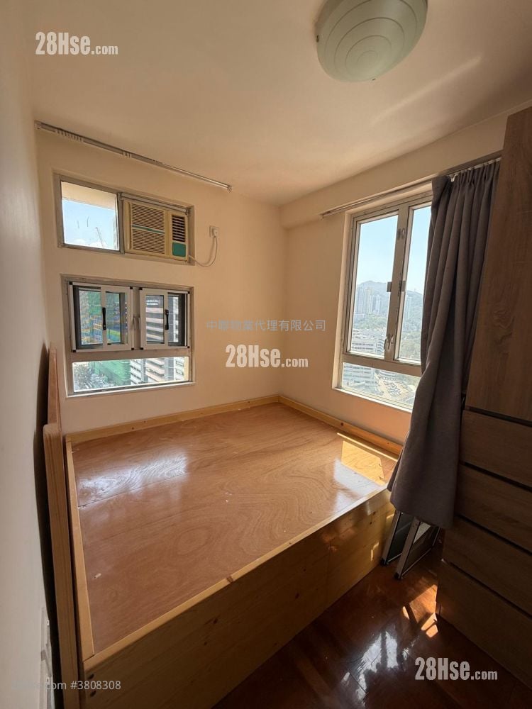 Yue Tin Court Sell 449 ft²