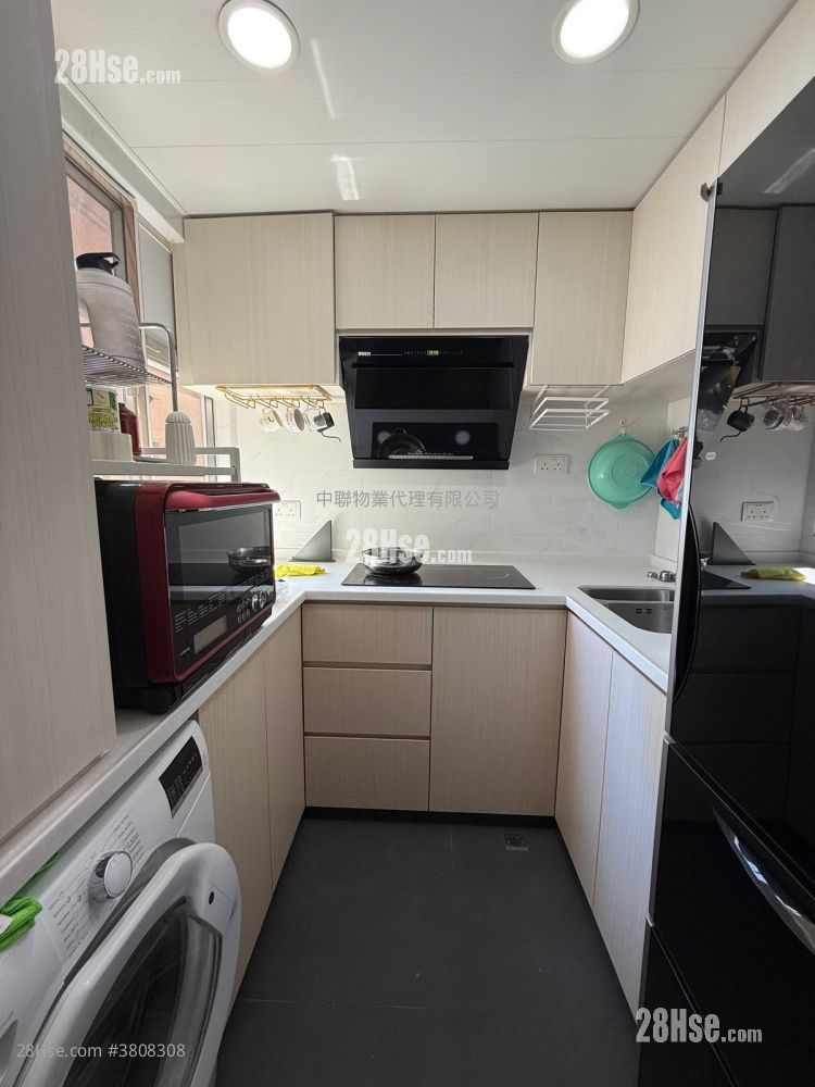 Yue Tin Court Sell 449 ft²