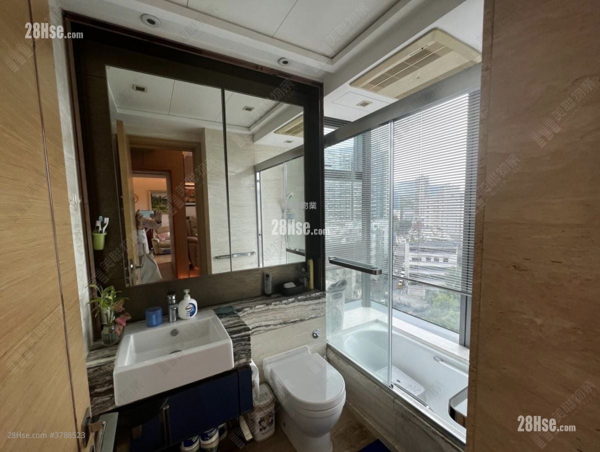 bathroom: Mount One Sell 2 Bedrooms , 2 Bathrooms 846 ft²