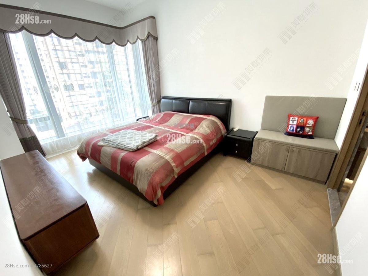 Cristallo Sell 3 Bedrooms 1,310 ft²