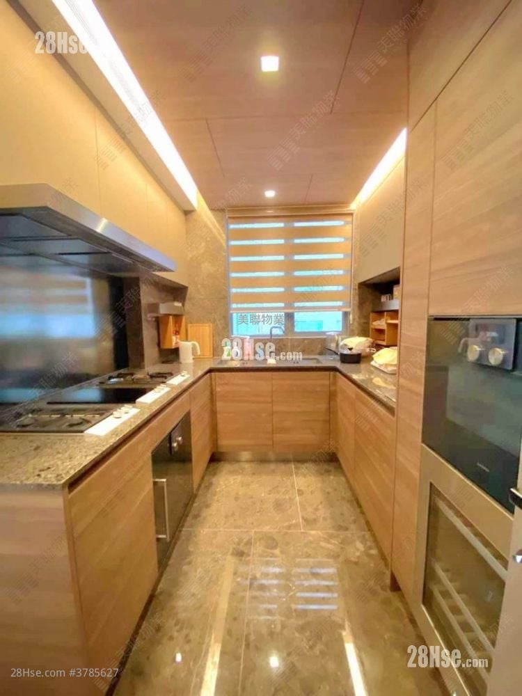 Cristallo Sell 3 Bedrooms 1,310 ft²