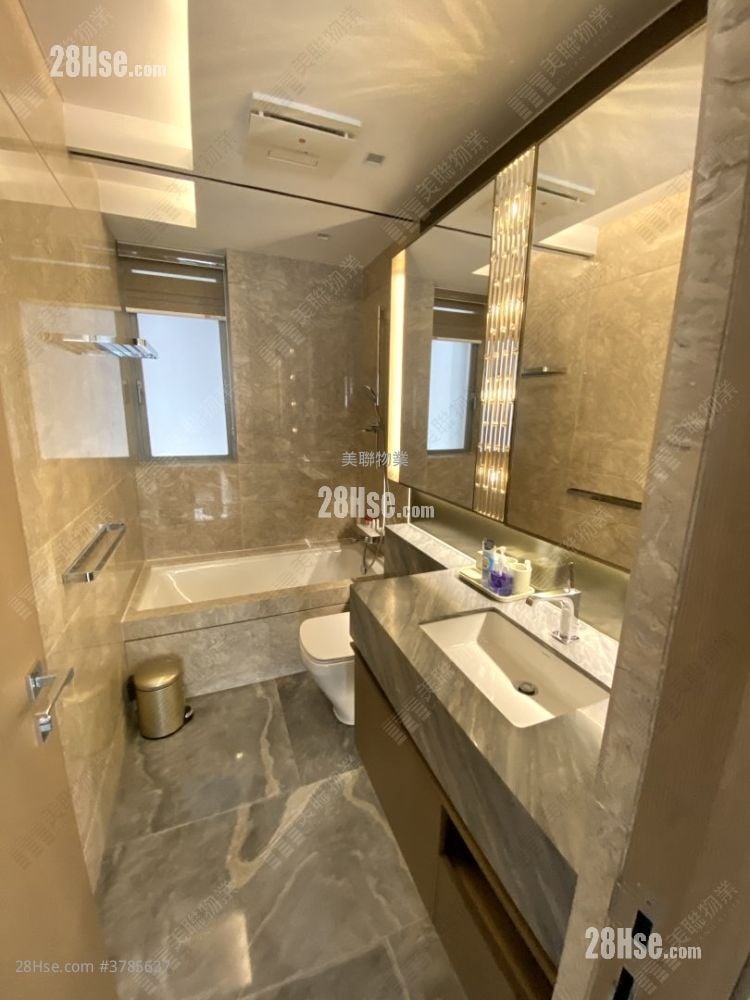 Cristallo Sell 3 Bedrooms 1,310 ft²