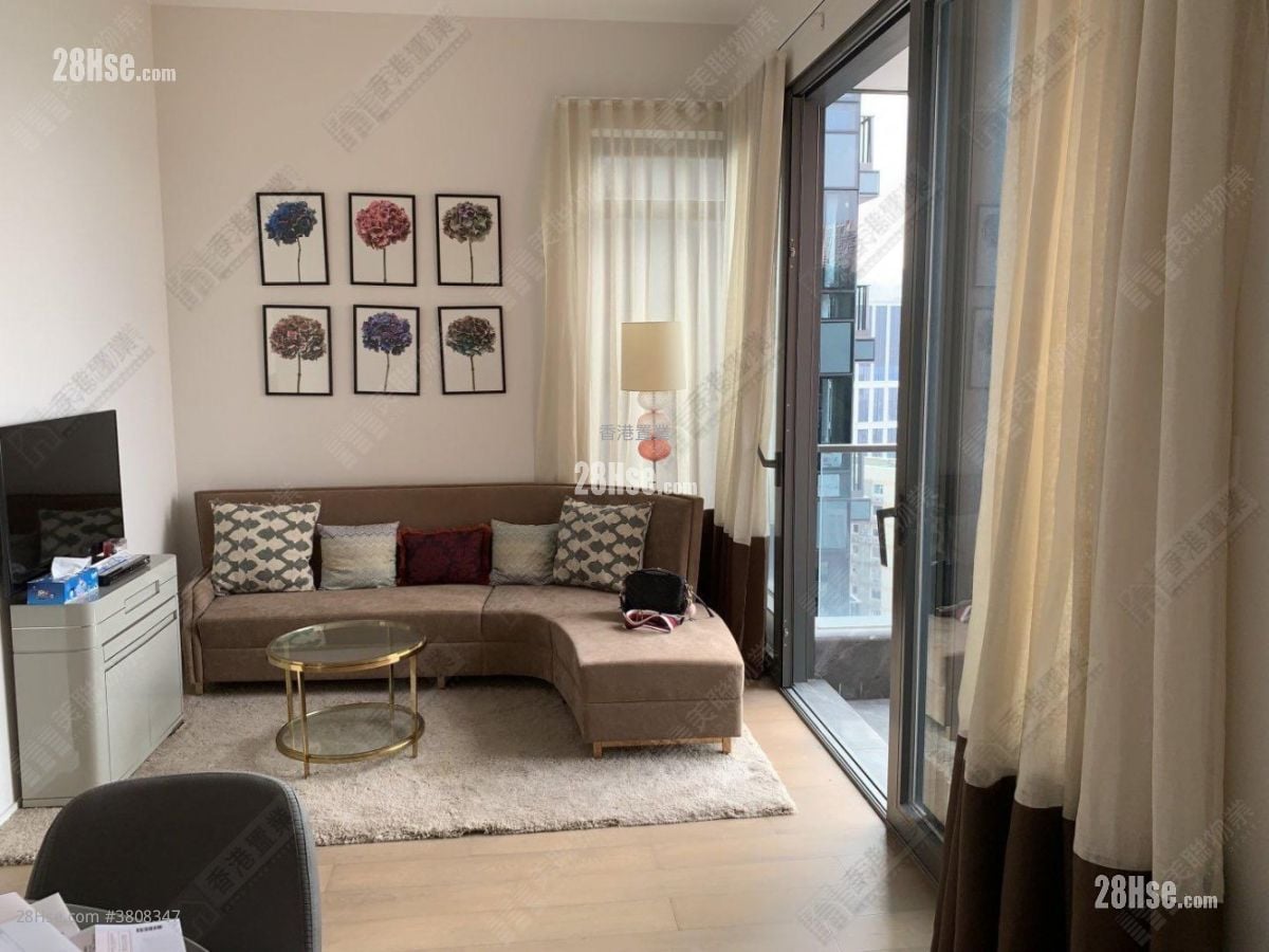 The Warren Sell 2 Bedrooms , 2 Bathrooms 612 ft²