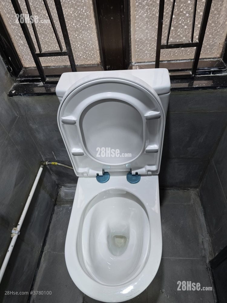 Kei Wa Building Rental Studio , 1 Bathroom 160 ft²