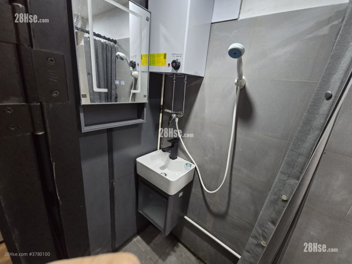 Kei Wa Building Rental Studio , 1 Bathroom 160 ft²