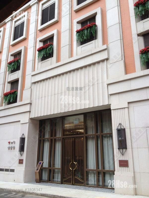 The Warren Sell 2 Bedrooms , 2 Bathrooms 612 ft²