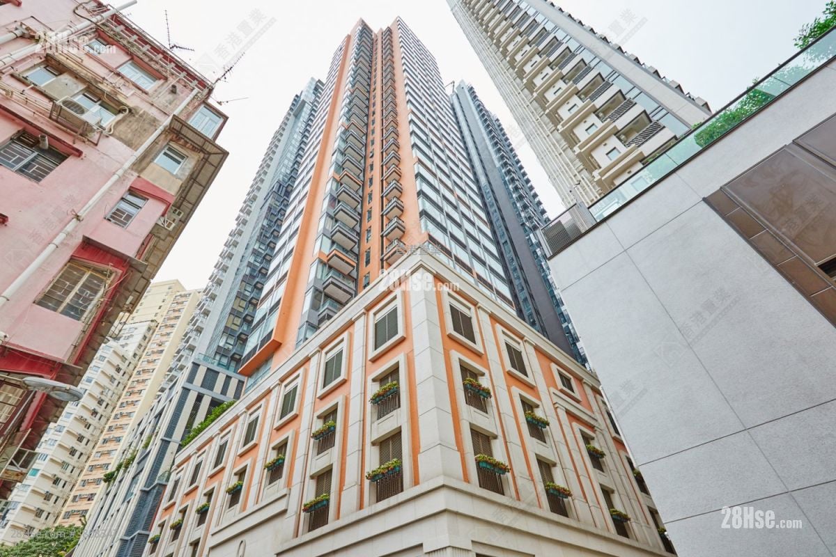 The Warren Sell 2 Bedrooms , 2 Bathrooms 612 ft²