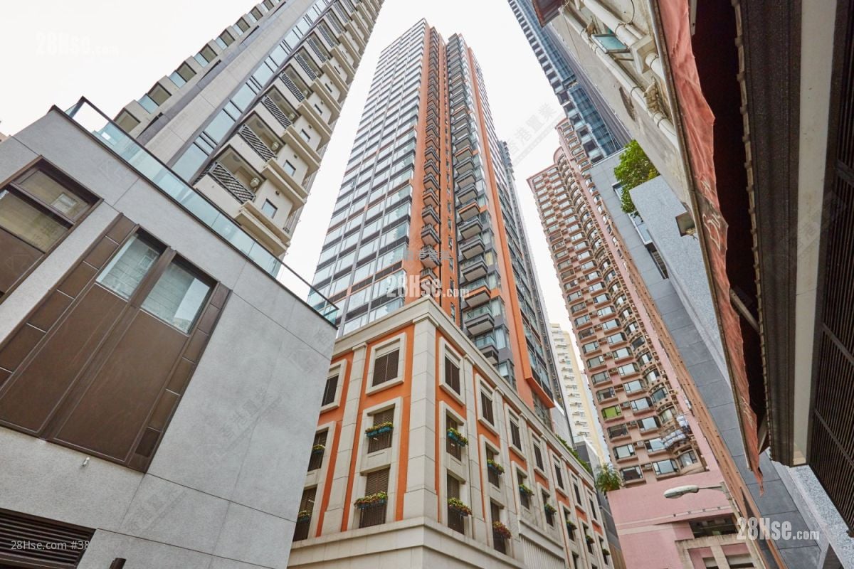 The Warren Sell 2 Bedrooms , 2 Bathrooms 612 ft²