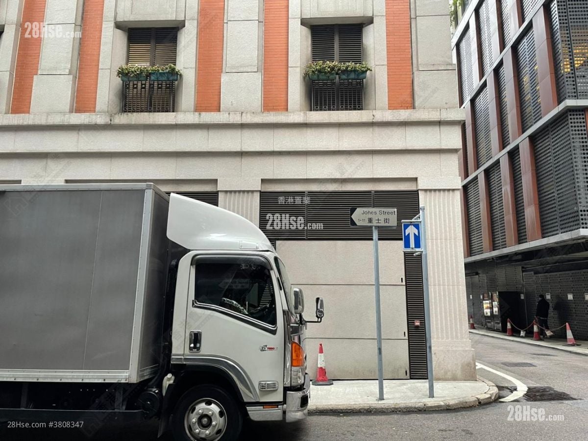 The Warren Sell 2 Bedrooms , 2 Bathrooms 612 ft²