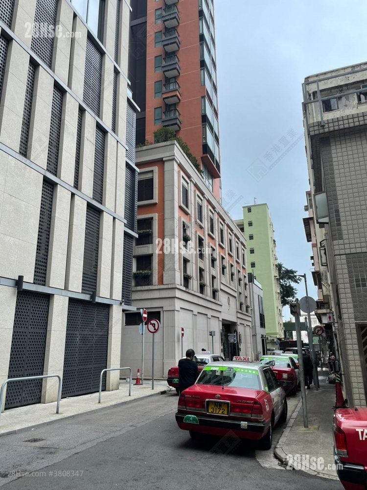 The Warren Sell 2 Bedrooms , 2 Bathrooms 612 ft²