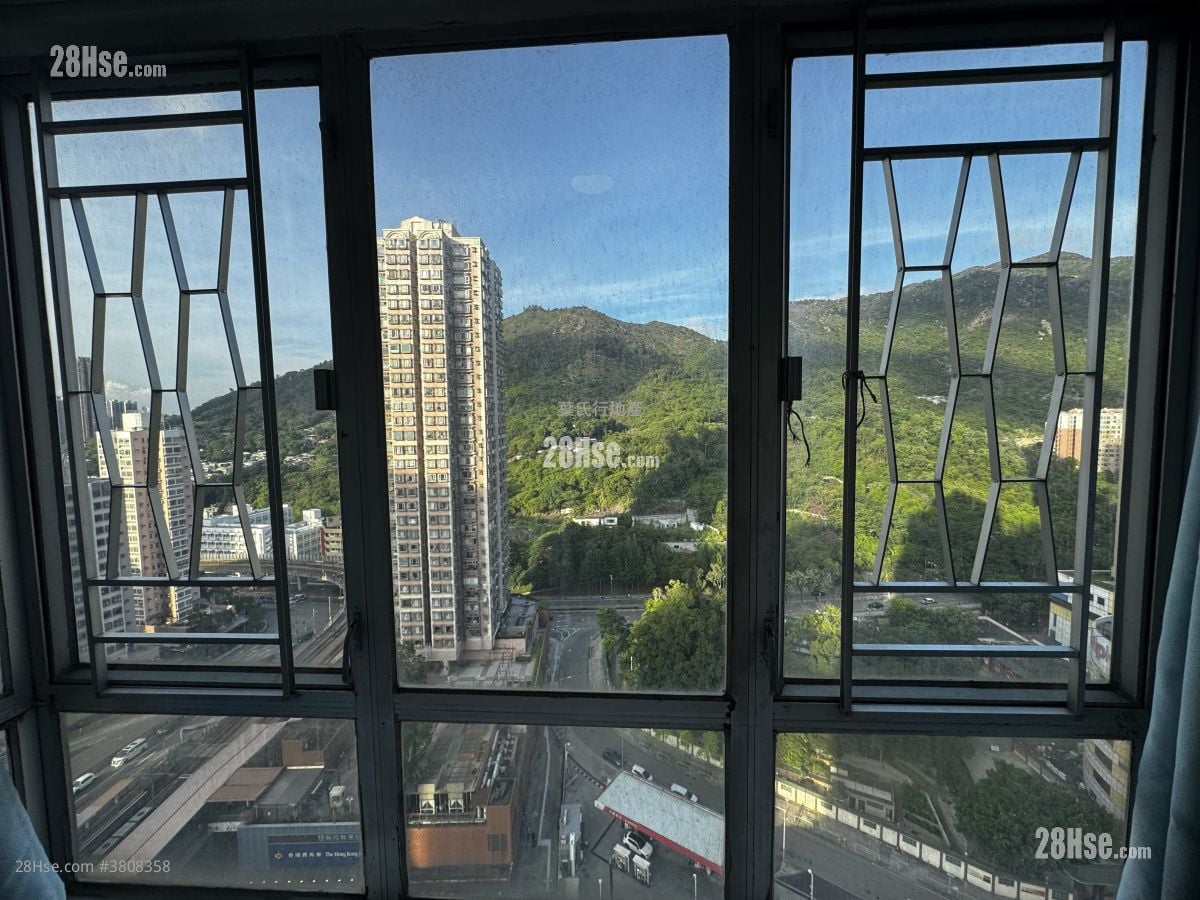 Tuen Mun Town Plaza Sell 2 Bedrooms , 1 Bathroom 318 ft²
