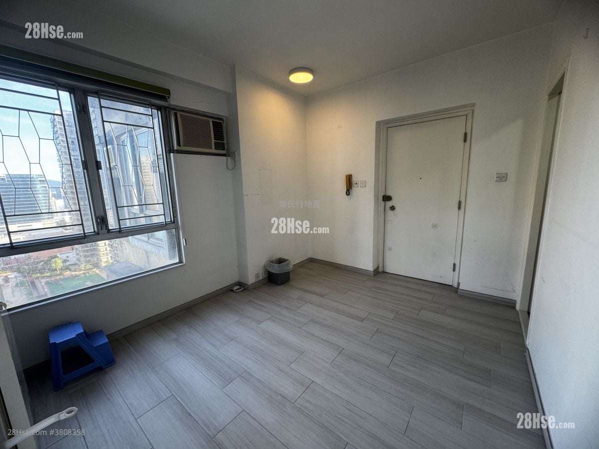 Tuen Mun Town Plaza Sell 2 Bedrooms , 1 Bathroom 318 ft²