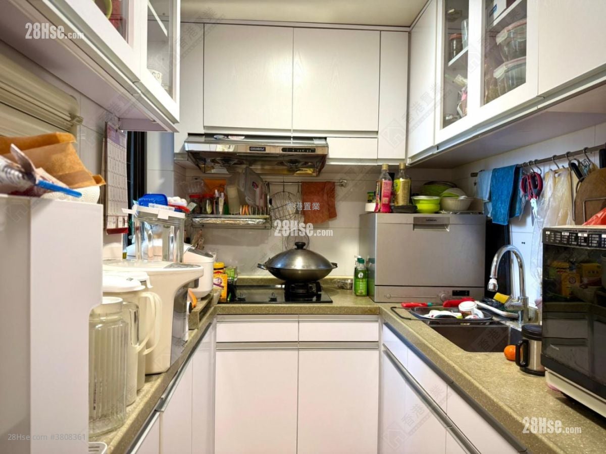 Euston Court Sell 3 Bedrooms , 2 Bathrooms 790 ft²