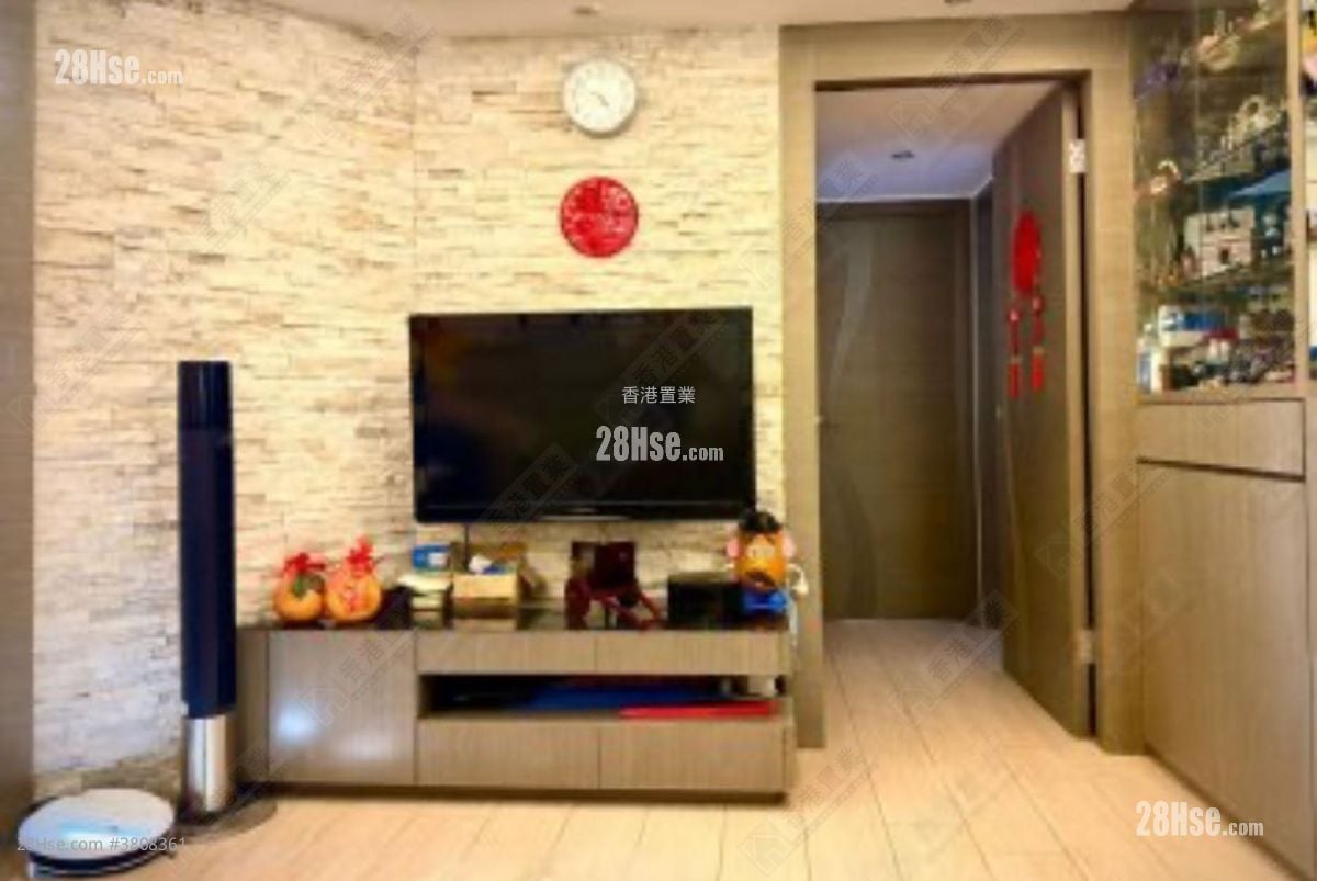 Euston Court Sell 3 Bedrooms , 2 Bathrooms 790 ft²