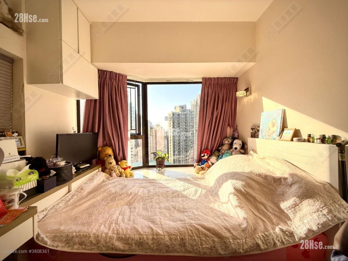 Euston Court Sell 3 Bedrooms , 2 Bathrooms 790 ft²