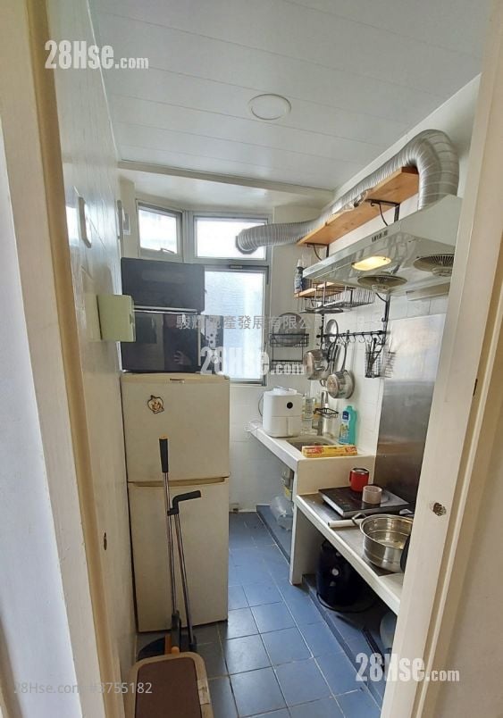 Season Mansion Sell 2 Bedrooms , 1 Bathroom 271 ft²