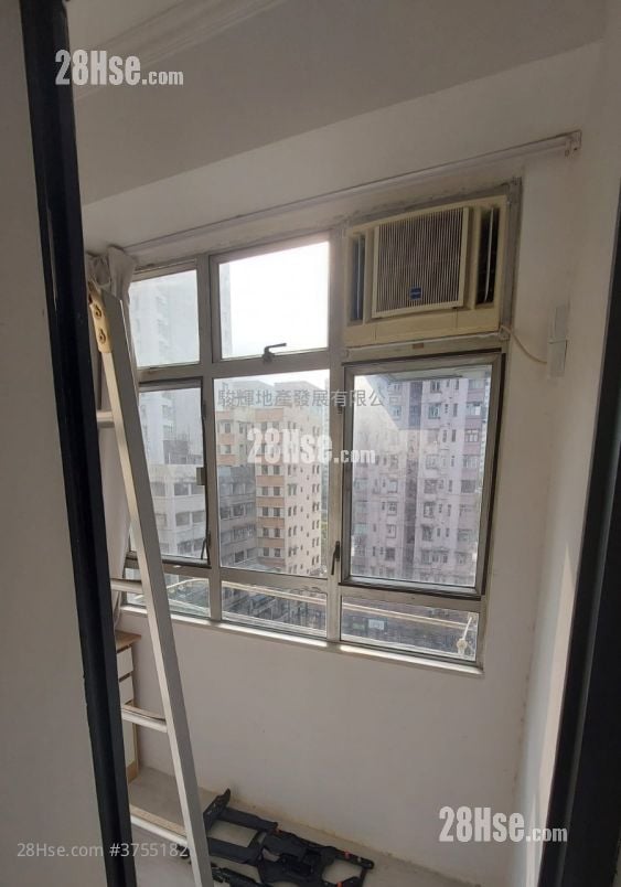 Season Mansion Sell 2 Bedrooms , 1 Bathroom 271 ft²