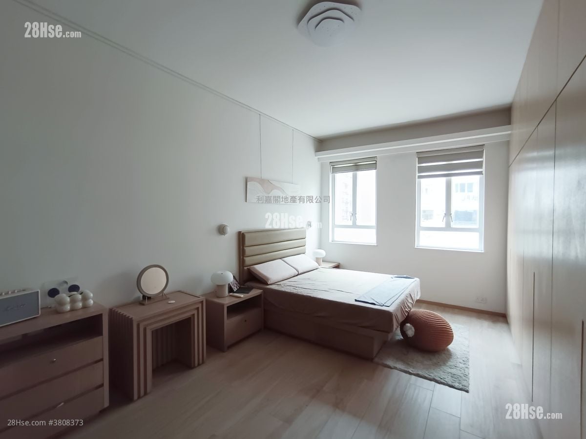 Sau Lai Garden Sell 5+ Bedrooms , 5+ Bathrooms 2,655 ft²