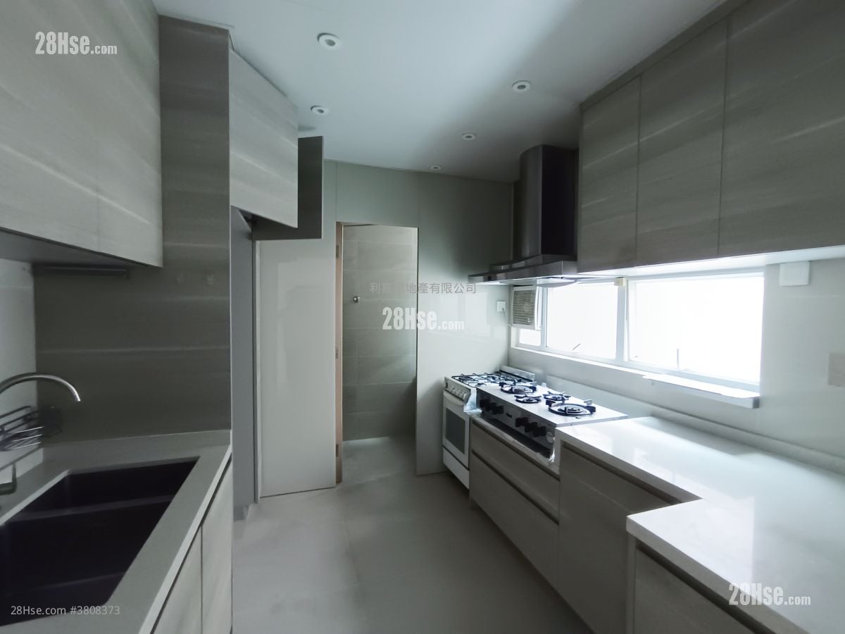 Sau Lai Garden Sell 5+ Bedrooms , 5+ Bathrooms 2,655 ft²