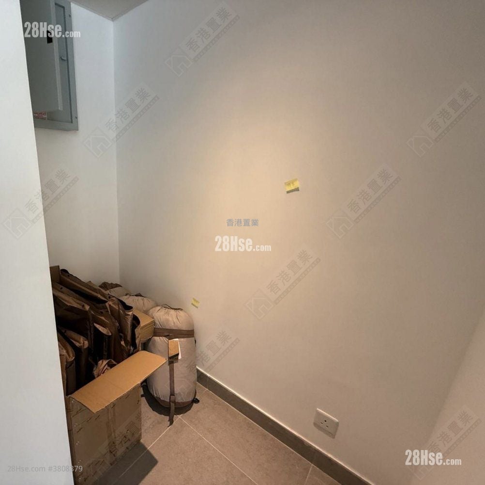 The Southside Sell 3 Bedrooms , 3 Bathrooms 773 ft²