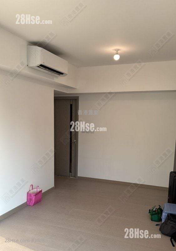 The Southside Sell 3 Bedrooms , 3 Bathrooms 773 ft²