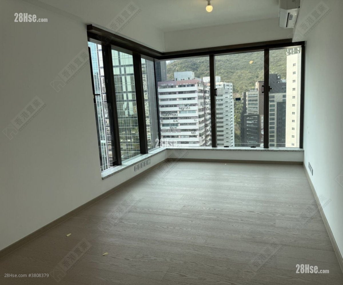 The Southside Sell 3 Bedrooms , 3 Bathrooms 773 ft²