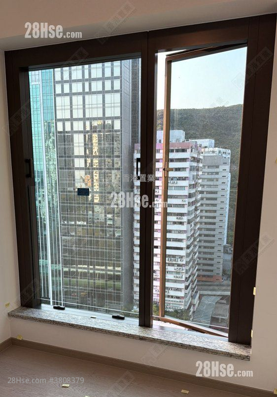 The Southside Sell 3 Bedrooms , 3 Bathrooms 773 ft²