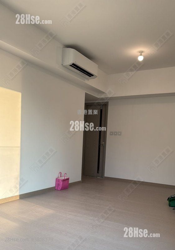 The Southside Sell 3 Bedrooms , 3 Bathrooms 773 ft²