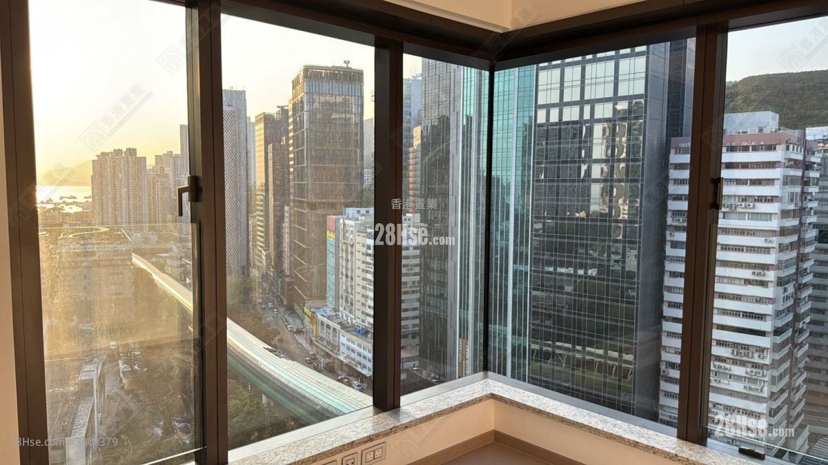 The Southside Sell 3 Bedrooms , 3 Bathrooms 773 ft²