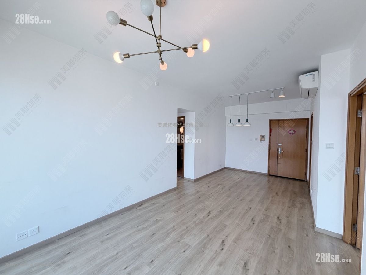 128 Waterloo Sell 2 Bedrooms 522 ft²