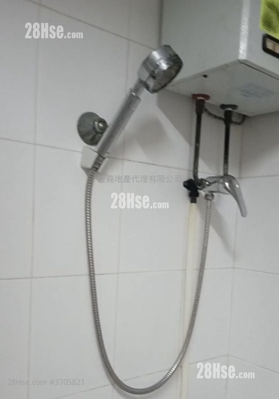 上水 租盘 开放式间隔 , 1 浴室 300 平方尺