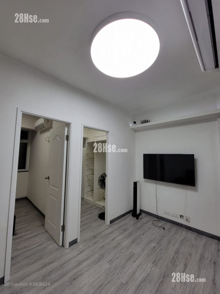 Apartment Sell 2 Bedrooms , 1 Bathroom 384 ft²