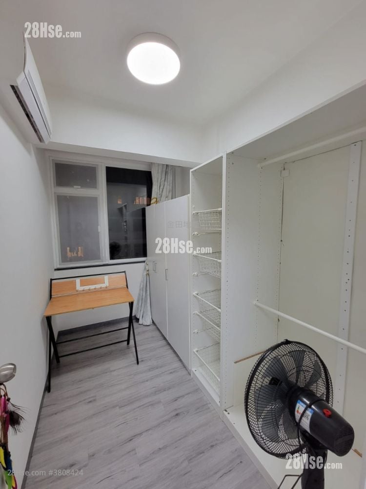 Apartment Sell 2 Bedrooms , 1 Bathroom 384 ft²