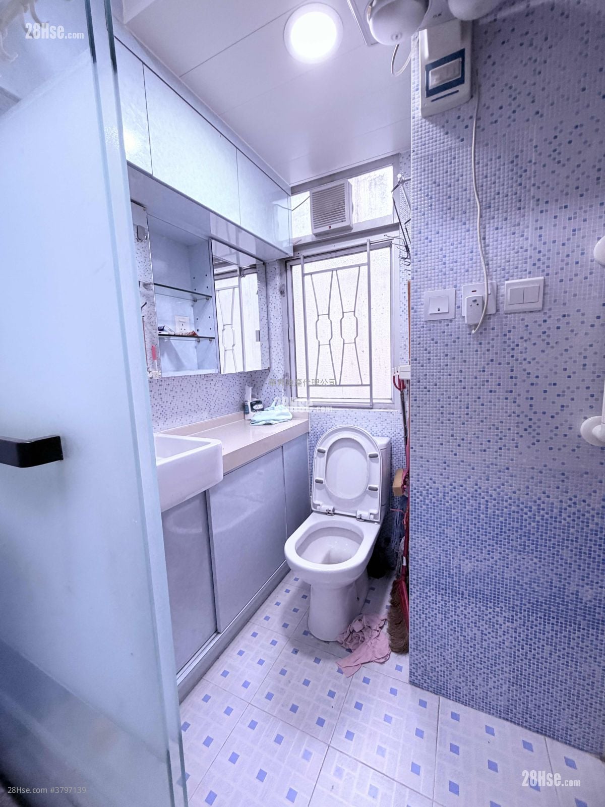 Po Lai Court Rental 2 Bedrooms , 1 Bathroom 457 ft²