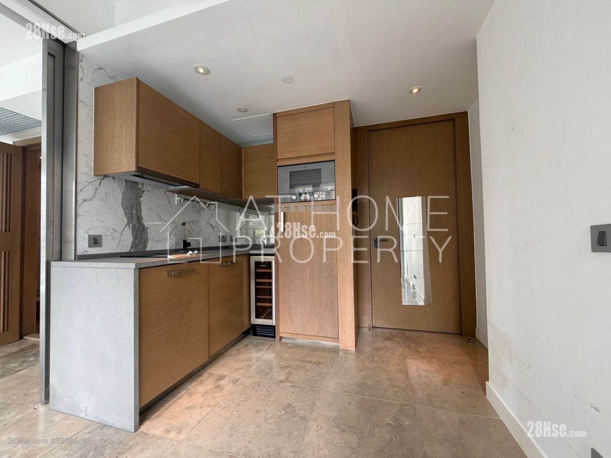 Eight South Lane Rental 315 ft²