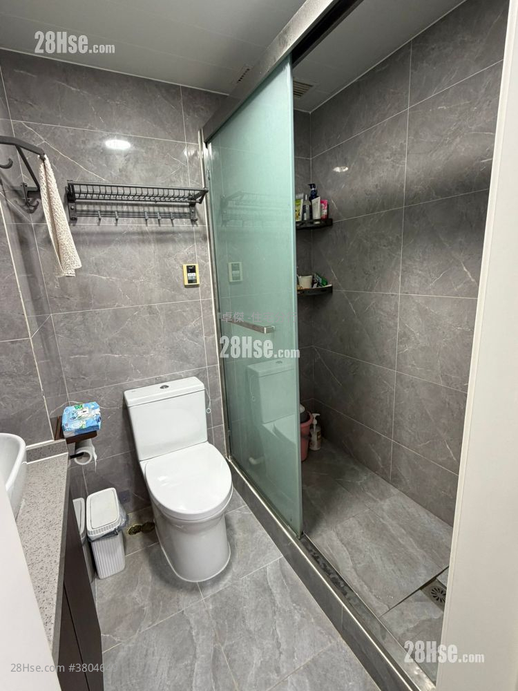 The Apex Sell 2 Bedrooms , 1 Bathroom 449 ft²