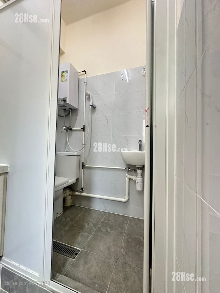 土瓜湾站唐楼 租盘 1 房 , 1 浴室 140 平方尺