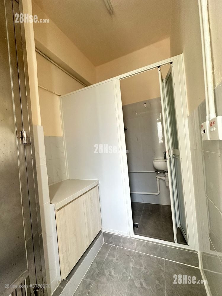 土瓜湾站唐楼 租盘 1 房 , 1 浴室 140 平方尺