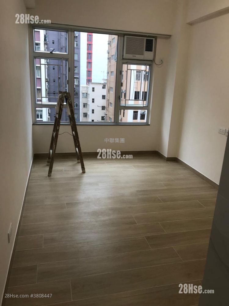 Bell House Sell 2 Bedrooms , 2 Bathrooms 467 ft²