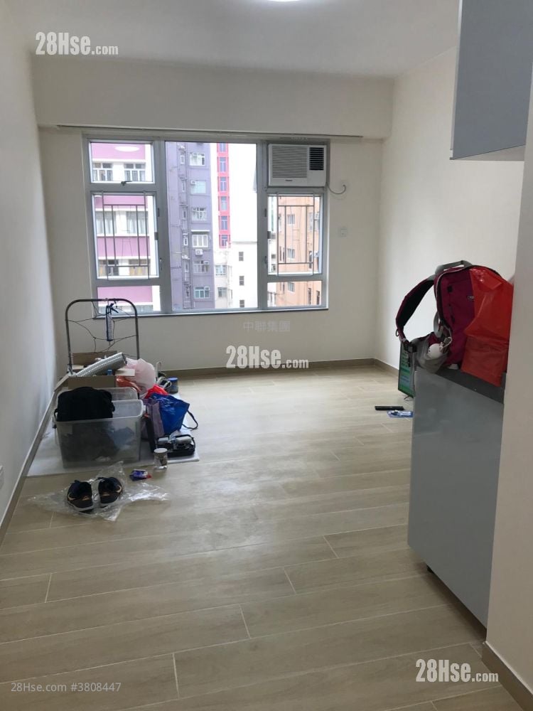 Bell House Sell 2 Bedrooms , 2 Bathrooms 467 ft²