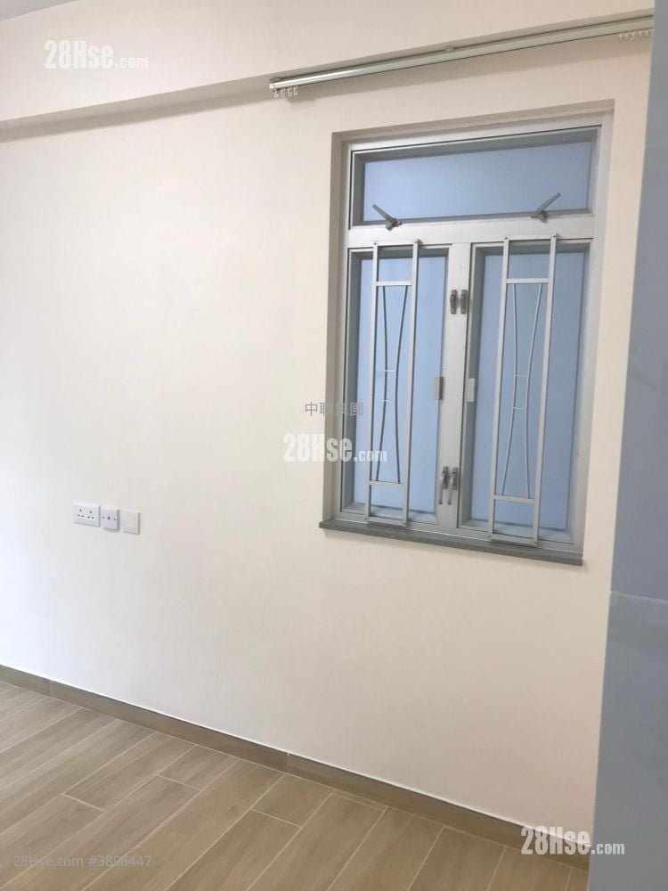 Bell House Sell 2 Bedrooms , 2 Bathrooms 467 ft²