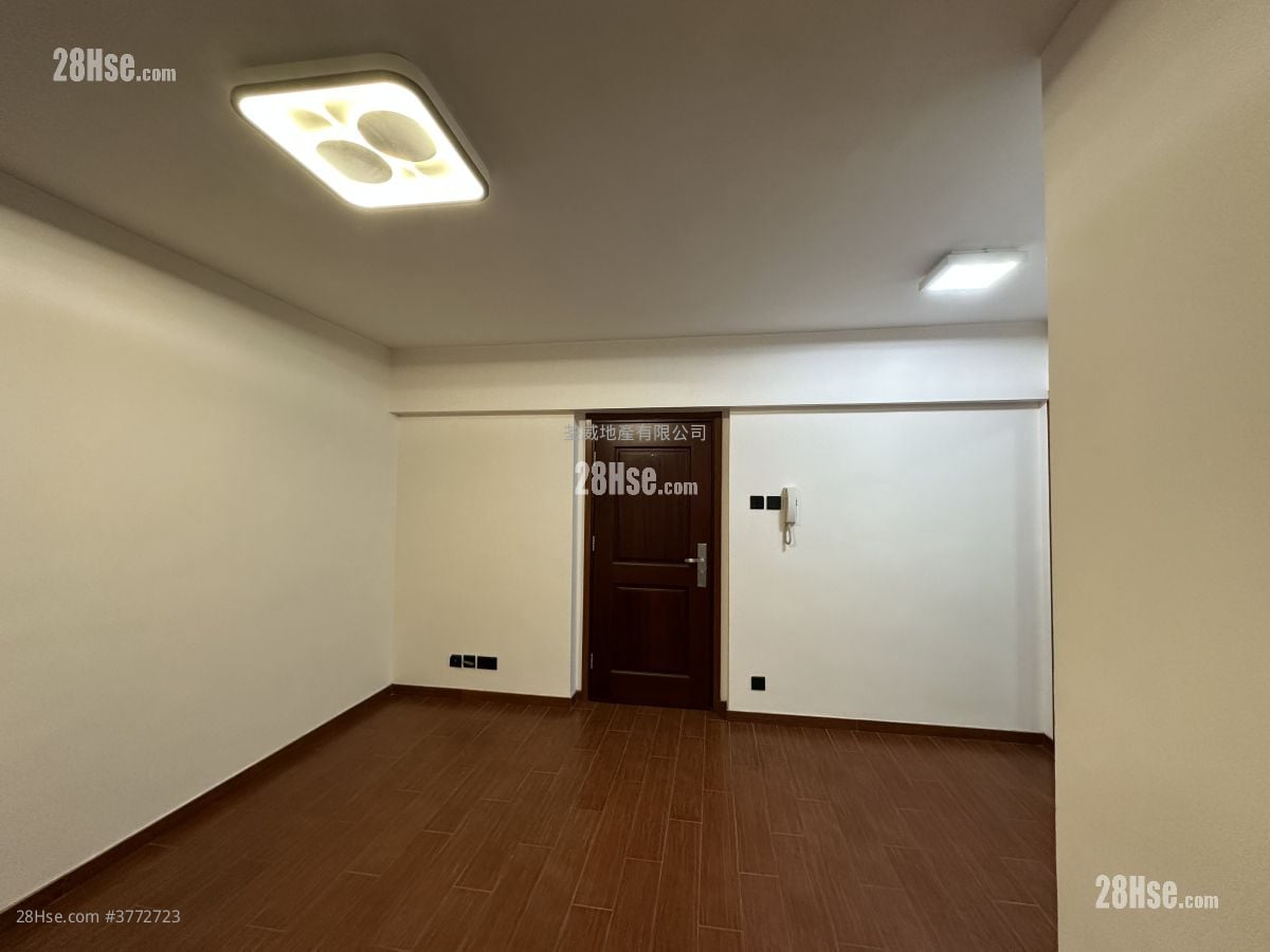 荃湾中心 租盘 2 房 , 1 浴室 377 平方尺