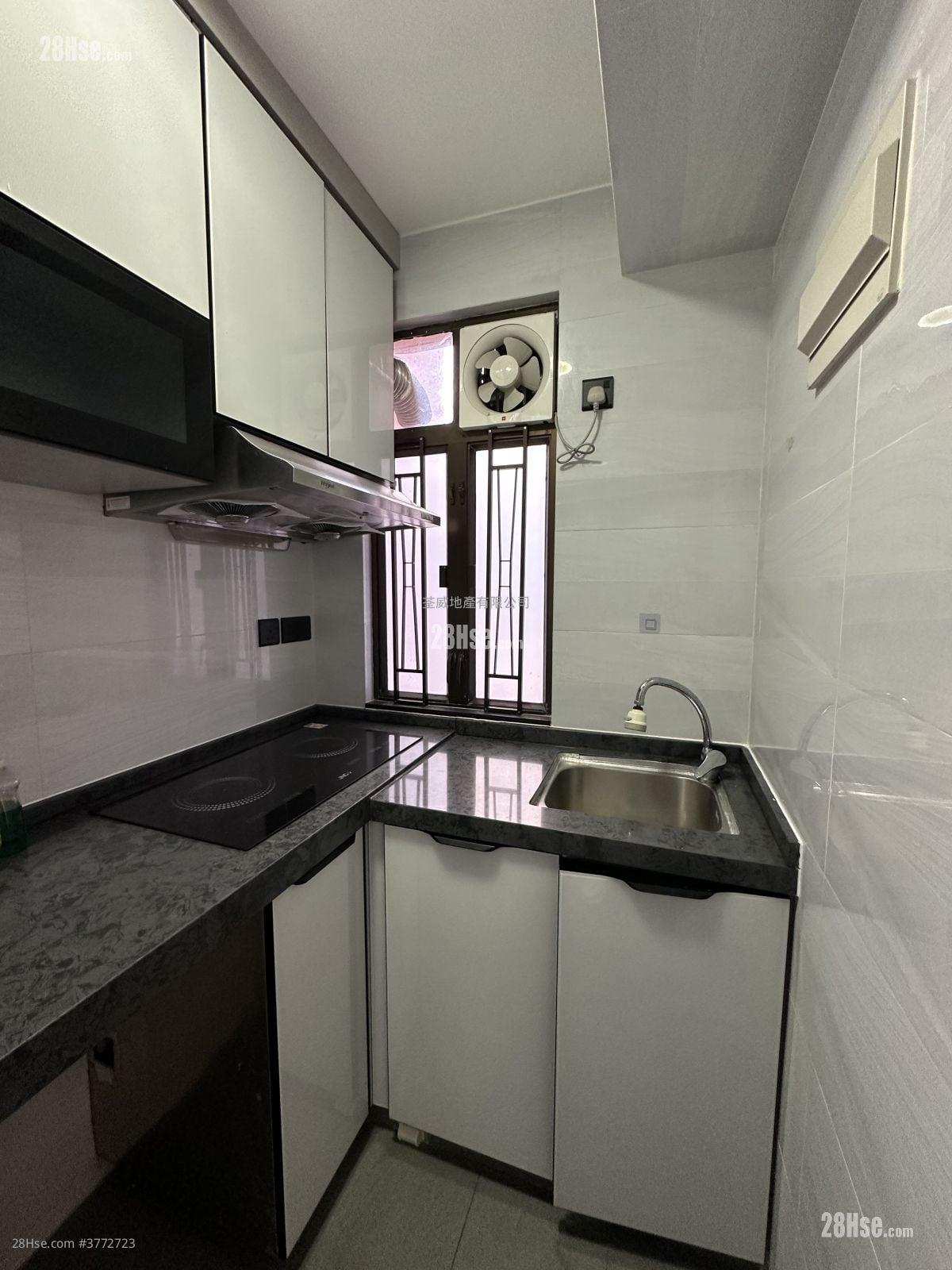 荃湾中心 租盘 2 房 , 1 浴室 377 平方尺