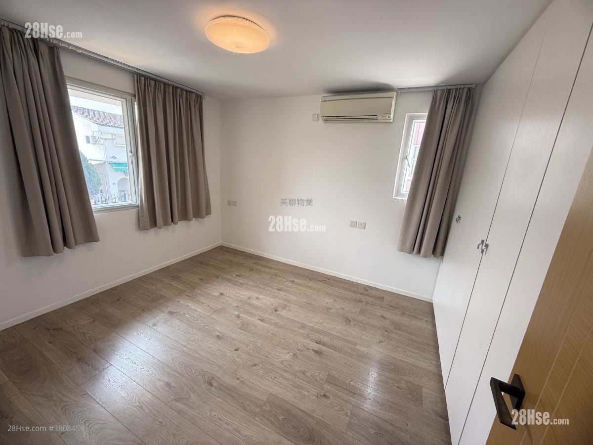 Fairview Park Rental 3 Bedrooms , 2 Bathrooms 848 ft²