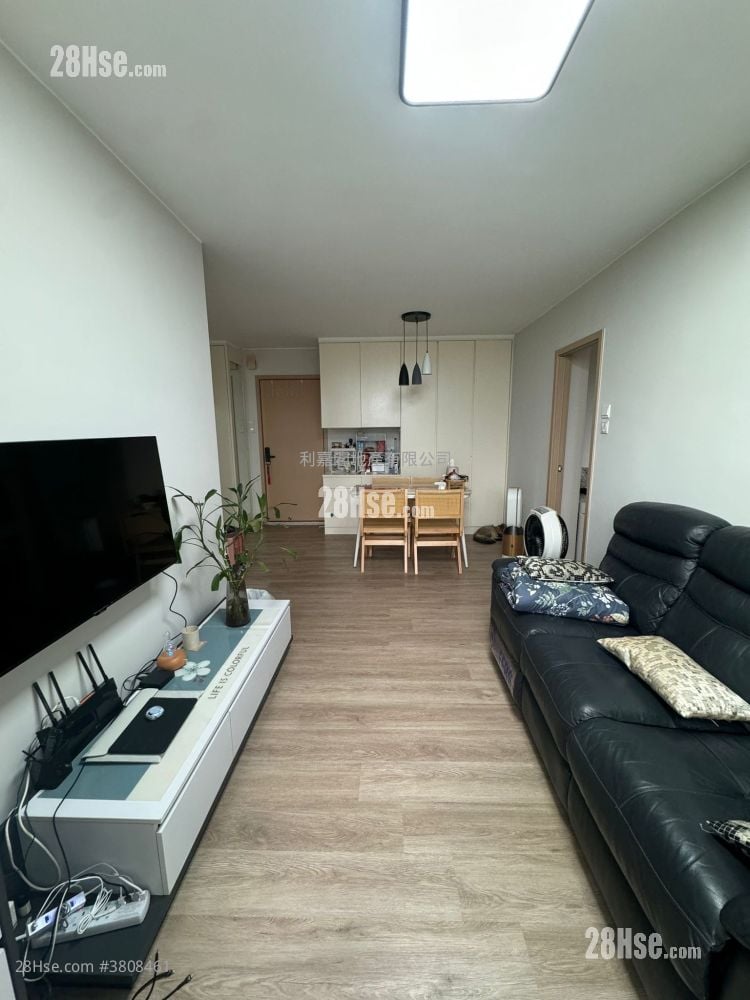 Ka Shing Court Sell 2 Bedrooms 546 ft²