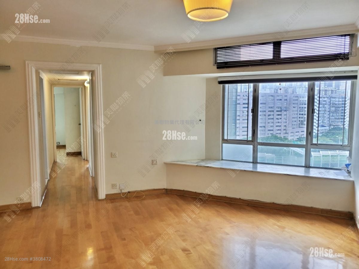 丽港城 售盘 3 房 748 平方尺