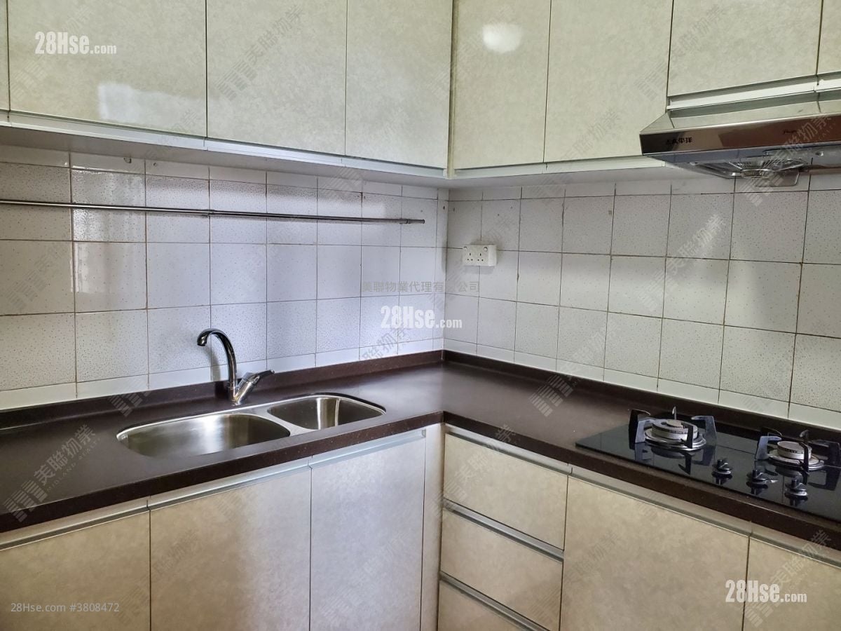 丽港城 售盘 3 房 748 平方尺