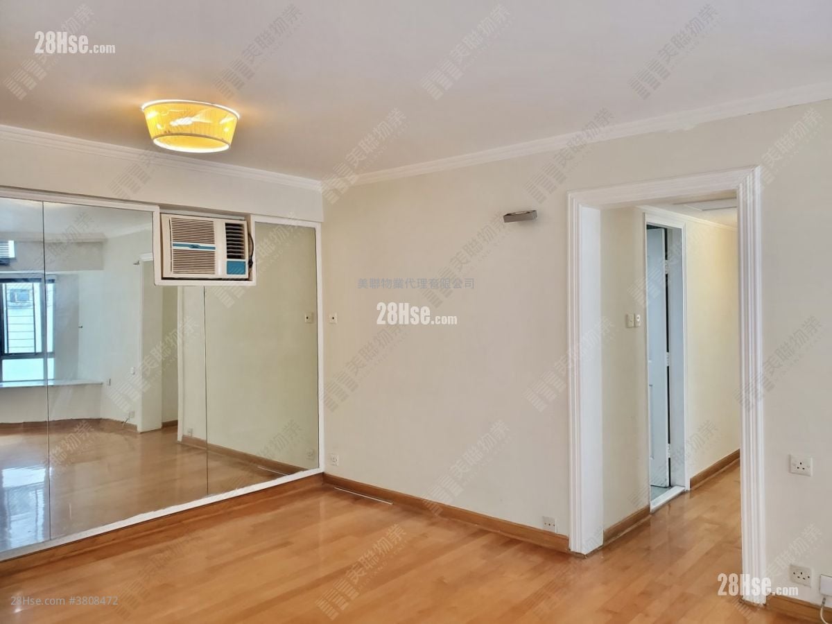 丽港城 售盘 3 房 748 平方尺