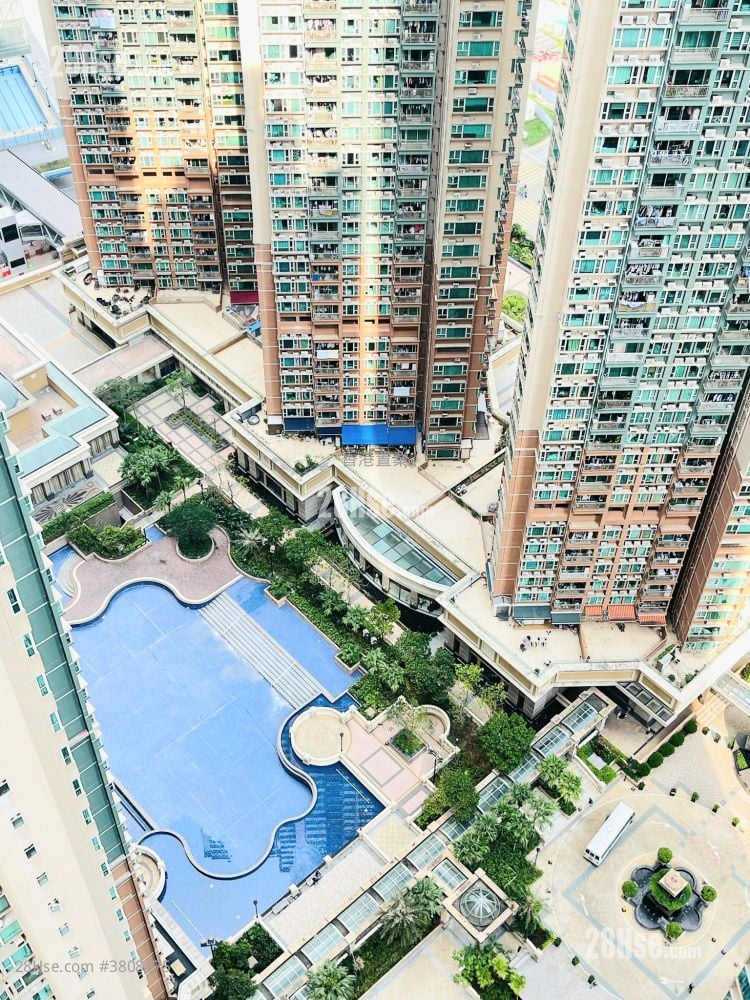 Metro Town Rental 3 Bedrooms , 1 Bathroom 594 ft²